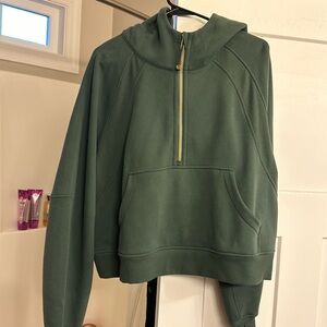 Lululemon green with gold scuba